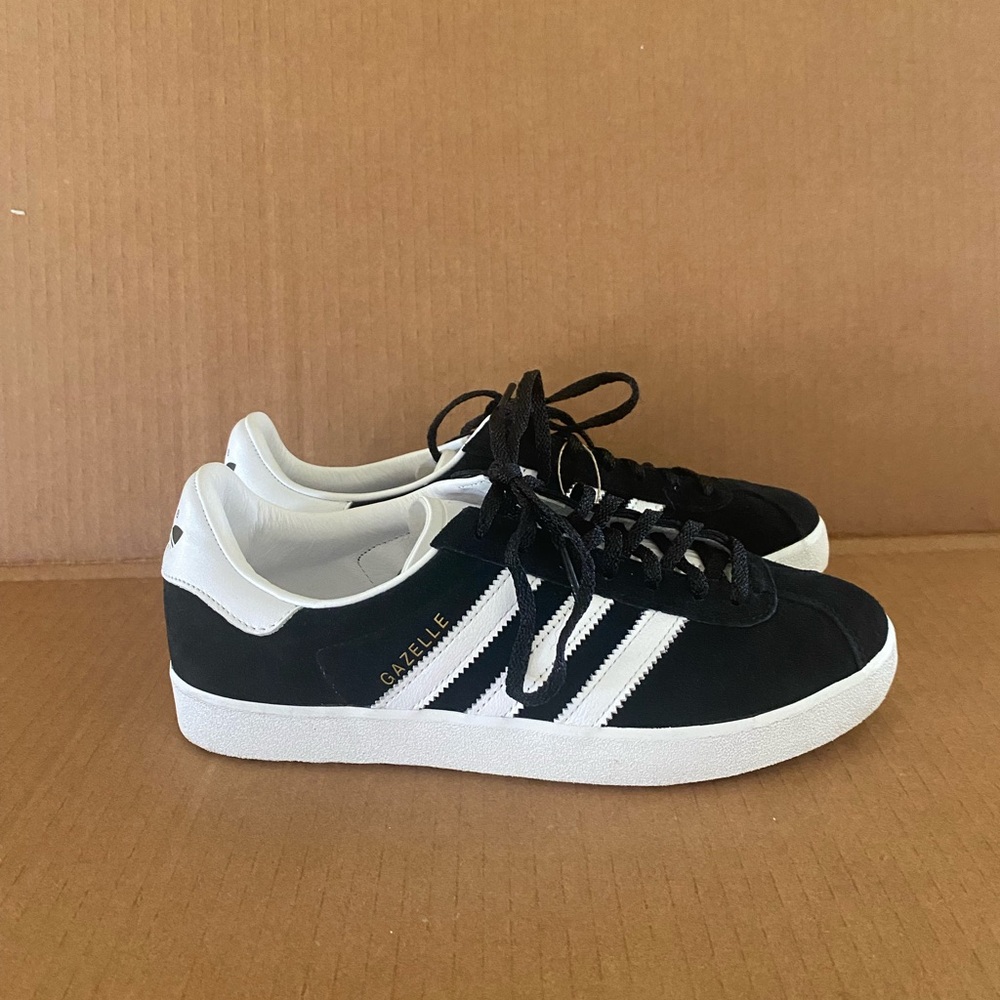 adidas Gazelle 'Core Black/White' like-new | US Men's 8 | US Women's 9